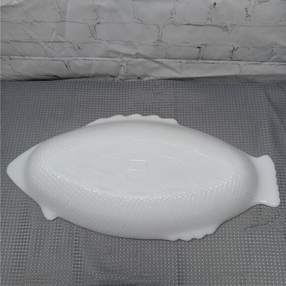 Vintage Glasbake 18" Fish Shaped Milk Glass‎ Baking Dish Made in USA - Picture 6 of 9